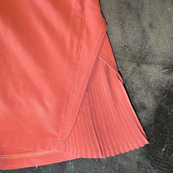 Lululemon NWOT Play off the Pleats Skirt RETIRED COLOR size 4 - Picture 8 of 14